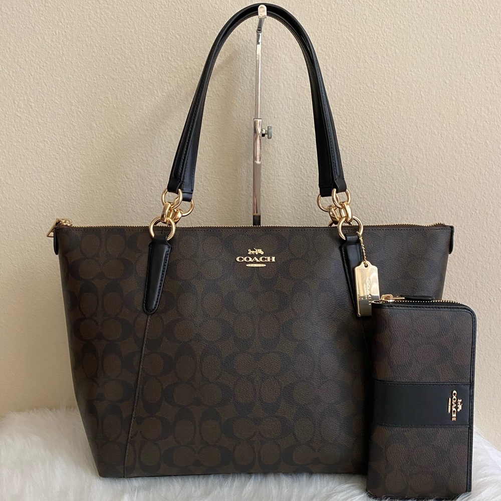 Coach purse and wallet set